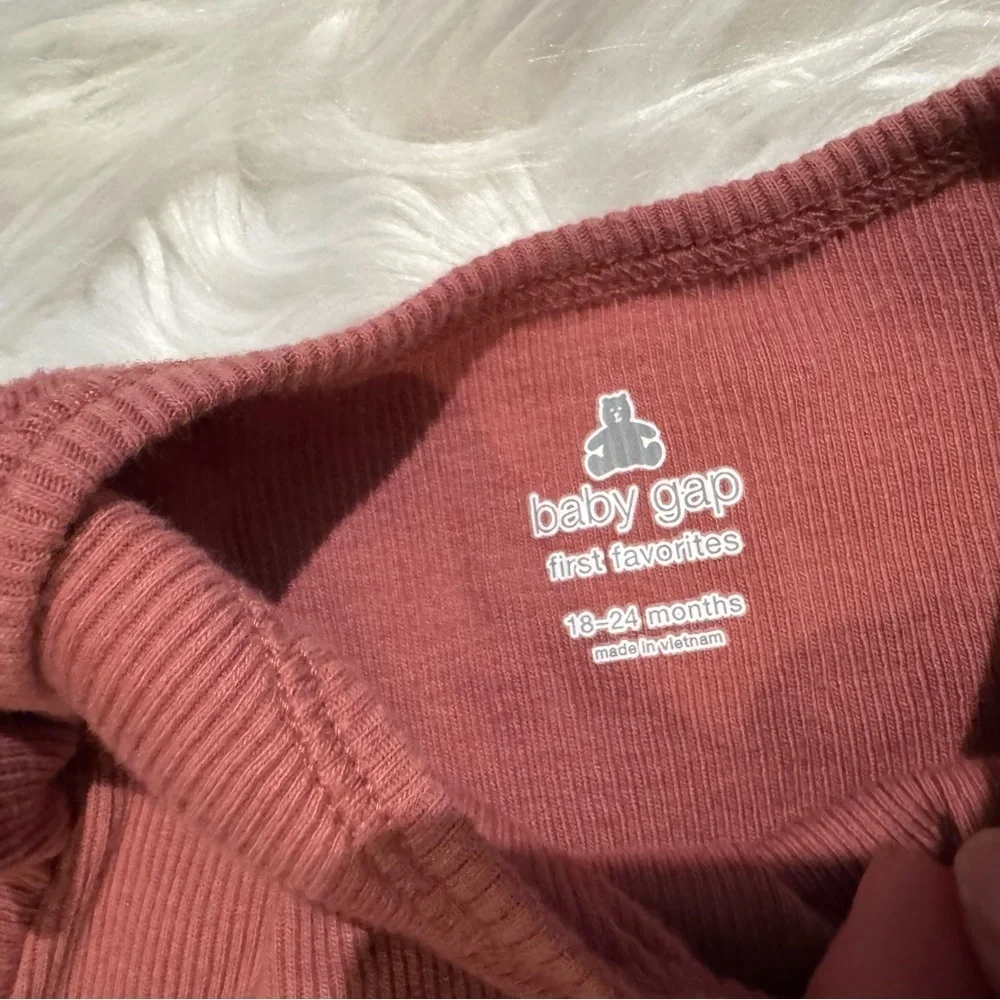 Baby gap Baby Girl Mauve Color Bodysuit with‎ Ruffle Sleeves Size 18-24 Months